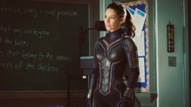 evangeline lilly the wasp actor gets bitten by an actual wasp