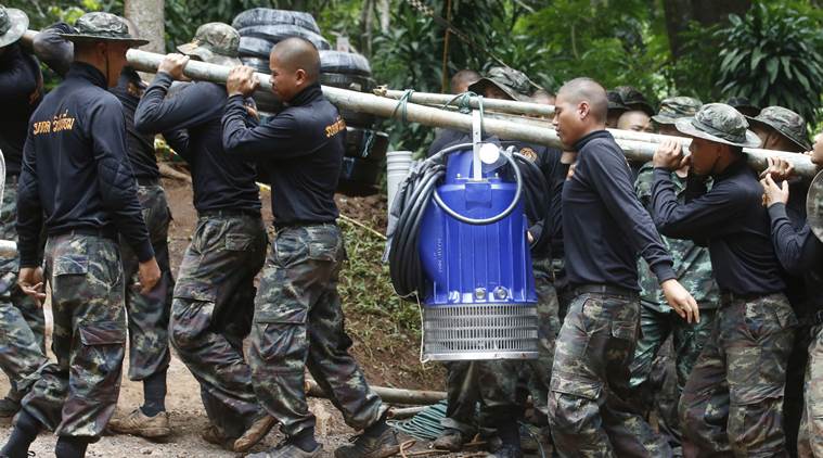   Cave Rescue Thailand, Thailand Boys Missing, Thailand Boys Cave [19659003Soldierscarryapumptohelpdrainrisingfloodwaterintothecave(Source:APFilephoto)</span></p>
<p>  More than two weeks later, Thai authorities have not yet rescued a group of 12 boys and their football coach trapped in a flooded cave in Chiang Rai province. On Friday, the authorities said that they would not immediately attempt an underwater evacuation of people trapped because the students did not learn to dive properly. </p>
<p>  A former Thai Navy member died in the cave on Thursday night due to lack of oxygen. 19659005] Meanwhile, the coach apologized to the parents of the students in the first letter that he and the team sent through the divers. "For the parents of all children, right now, the kids are fine, the crew takes good care of it.I promise to take care of the children as best as possible.I want to say thanks for all the support and I want to apologize to the parents, "said the 25-year-old man in the letter </p>
</div>
<div clbad=