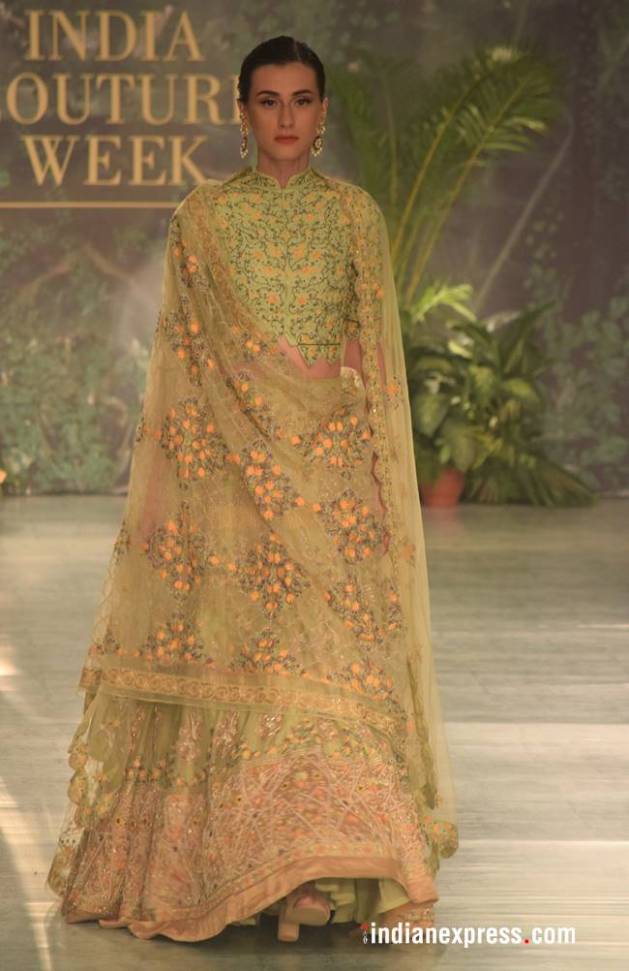 Indian Couture Week 2018, Indian Couture Week Rahul Mishra collection, ICW 2018, ICW rahul mishra collection, rahul mishra bridal couture, rahul mishra bridal outfits price, indian express, indian express news