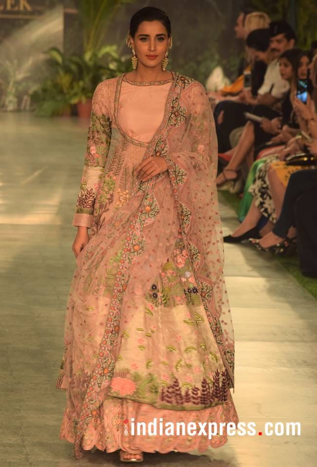 Indian Couture Week 2018, Indian Couture Week Rahul Mishra collection, ICW 2018, ICW rahul mishra collection, rahul mishra bridal couture, rahul mishra bridal outfits price, indian express, indian express news