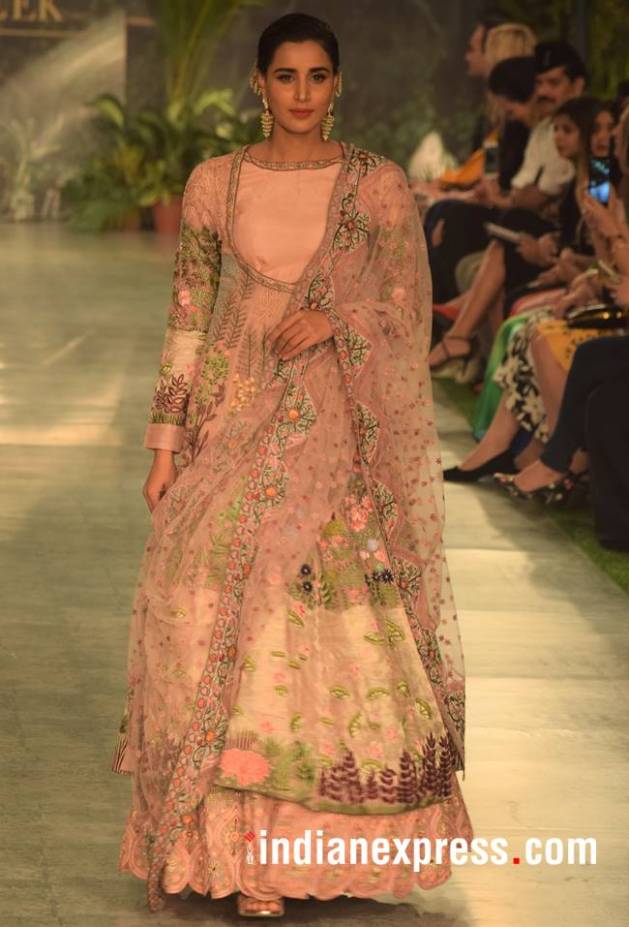 Indian Couture Week 2018, Indian Couture Week Rahul Mishra collection, ICW 2018, ICW rahul mishra collection, rahul mishra bridal couture, rahul mishra bridal outfits price, indian express, indian express news