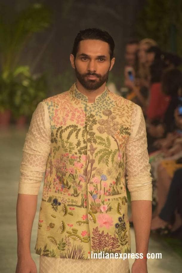 Indian Couture Week 2018, Indian Couture Week Rahul Mishra collection, ICW 2018, ICW rahul mishra collection, rahul mishra bridal couture, rahul mishra bridal outfits price, indian express, indian express news
