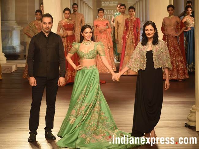 Kiara Advani, india couture week 2018, Kiara Advani india couture week 2018, Shyamal and Bhumika, celeb fashion, bollywood fashion, indian express, indian express news