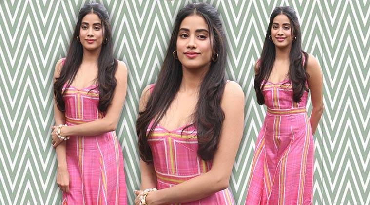 Janhvi Kapoor's perky pink maxi is what we need to make Janhvi Kapoor's perky pink maxi is what we need to make