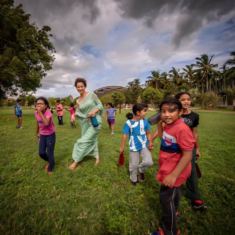 Kangana Ranaut Adishakti Ashram Coimbatore photos