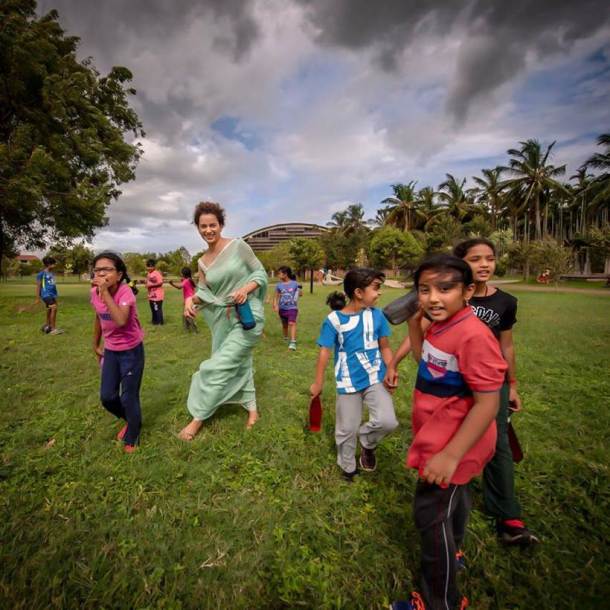 Kangana Ranaut Adishakti Ashram Coimbatore photos