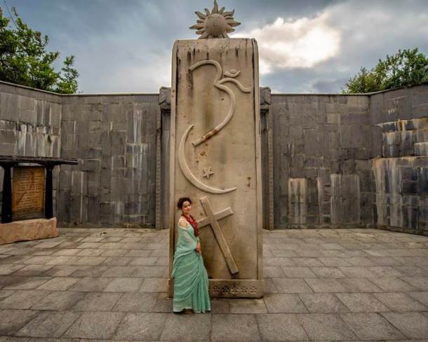 Kangana Ranaut Adishakti Ashram Coimbatore photos