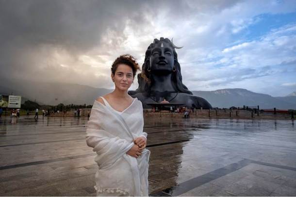 Kangana Ranaut Adishakti Ashram Coimbatore photos
