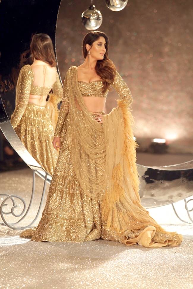 Kareena Kapoor in yellow #lehenga #choli #indian #shaadi #bridal #fashion  #style #desi #design… | Bollywood hairstyles, Kareena kapoor, Kareena kapoor  wedding dress
