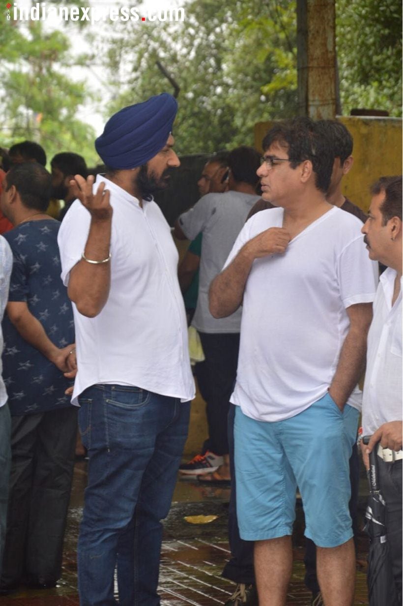 Gurucharan Singh pay last respect to taarak mehta ka ooltah chashmah actor