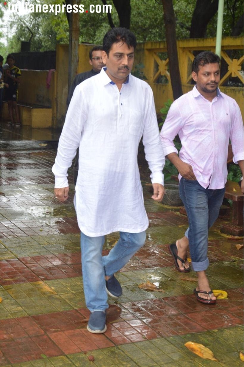 Shailesh Lodha attend kavi kumar azad last rites