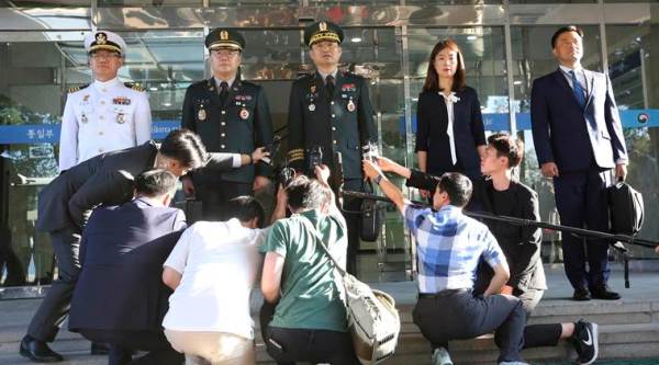 Generals from Koreas discuss easing military confrontation