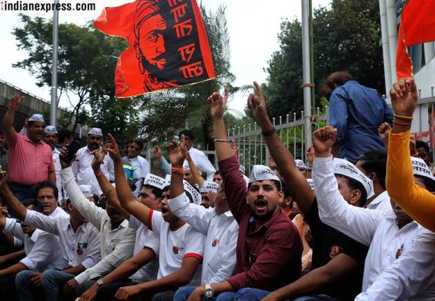 Marathas intensify protest for reservation on second day