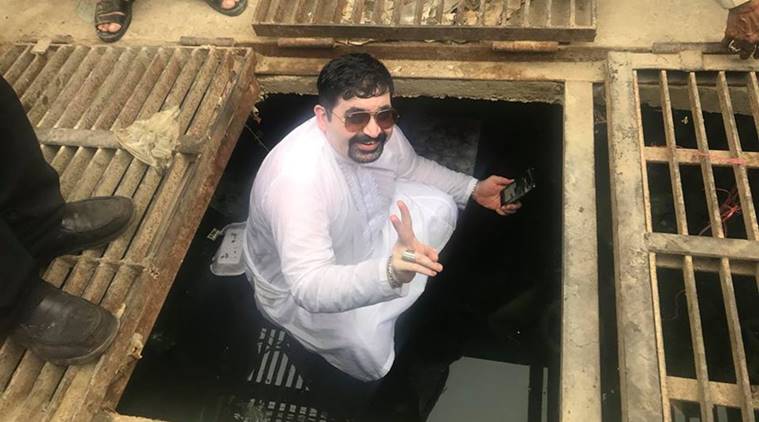 pakistan, karachi politics, pakistan election, karachi water crisis, unusual campaign, politician in sewage water, odd news, viral news
