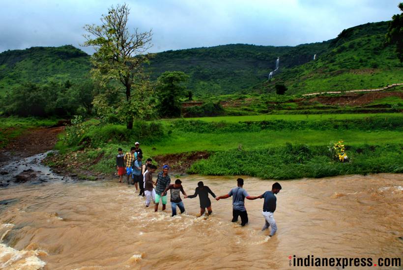 Heavy rains continue to lash Mumbai