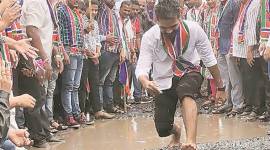 Mumbai potholes: Protestors get creative with long jumps, slow scooter race and sit-in