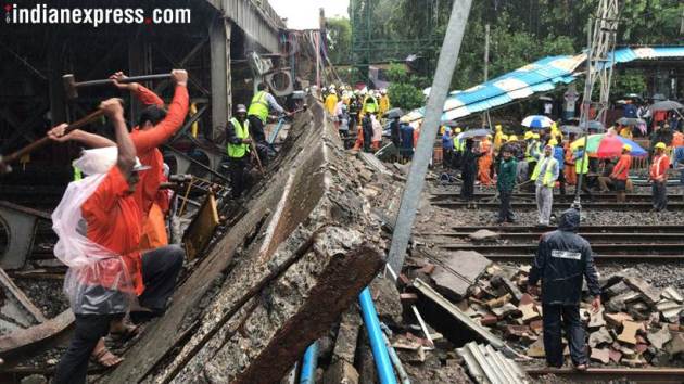 Part of Mumbai's Andheri bridge collapses, at least five injured