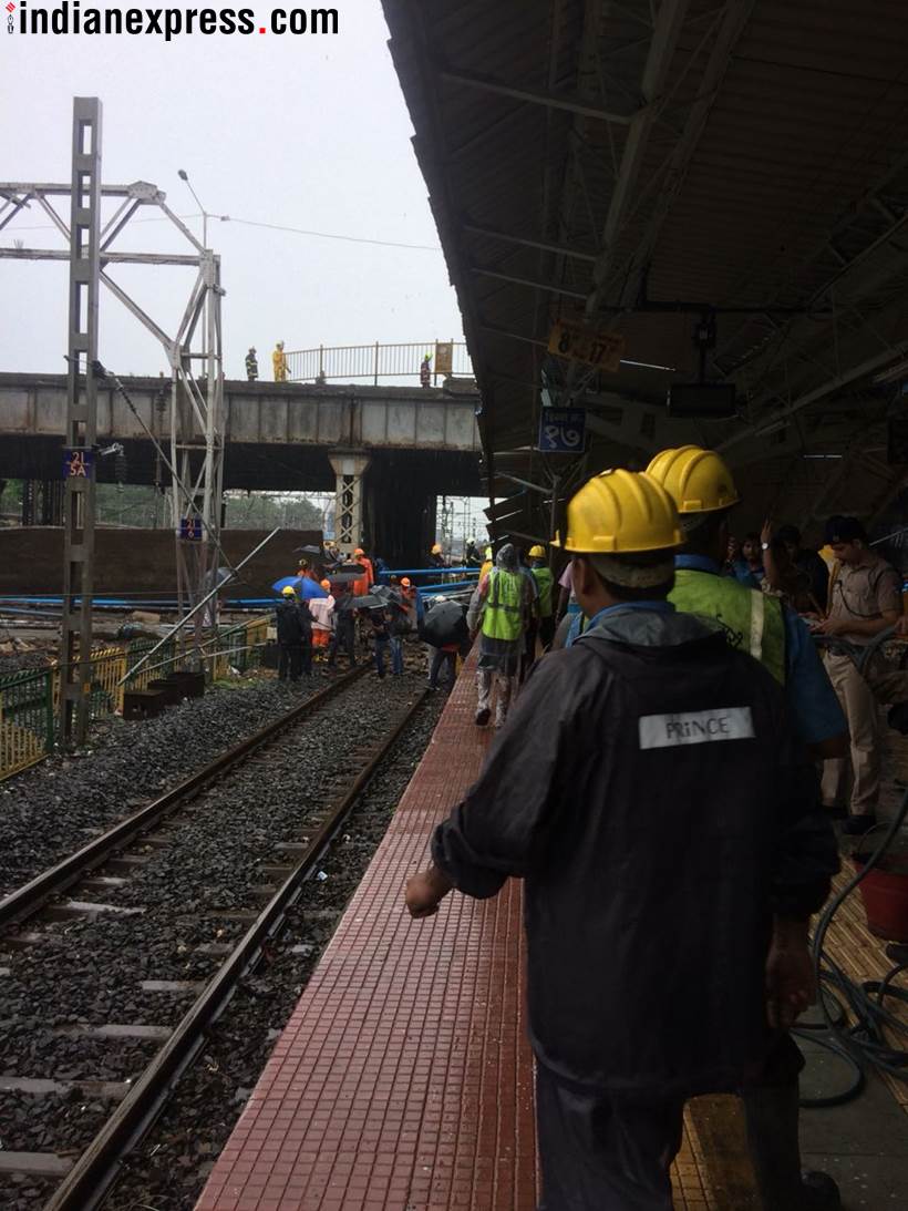 Part of Mumbai's Andheri bridge collapses, at least five injured