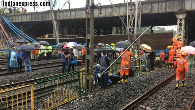 Part of Mumbai's Andheri bridge collapses, at least five injured