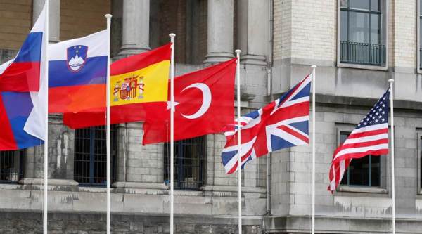   NATO Paradox: United against Russia but divided by Trump [19659004] Flags are visible in front of the Cinquantenaire, where NATO Heads of State and Government will meet for a working dinner as part of a NATO summit in Brussels, in Belgium, July 10, 2018. REUTERS / Yves Herman </span></p>
<p>  At the pump of the fanfares and fight jets The alliance holds a two-day high from Wednesday, stronger militarily than at any another time since the cold war and with plans to expand to curb Russian power. </p>
<p>  But NATO has a lot to do triumphalist In its new billion-dollar headquarters in Brussels, many summit leaders seem paradoxically anxious about the de facto leader of the alliance, Donald Trump, who He shares with him his remarks on defense spending. </p>
<p>  Charges Ilise the West with cyberattacks and clandestine actions laid the foundation for the North Atlantic Treaty Organization's largest expansion for decades, supported by an increase in US military spending in Europe. </p>
<p>  The meeting brings together more than 40 heads of government NATO should also develop, inviting Macedonia to start accession talks and defy Russian warnings against the enlargement of the bloc led by the United States to the Balkans. But Trump's comments about the fact that many Allied governments were not making their way into the alliance in exchange for the US umbrella have thrown many leaders to the top. </p>
<p>  "NATO does not treat us equitably … We pay too much and they pay far too little," Trump said as he left the White House on Tuesday for his trip to Europe, which will also take him to Great Britain. Britain and Finland, where he will meet Russ Vladimir Putin </p>
<p>  The carefully orchestrated sessions and dinner leaders in a Brussels museum on Wednesday night should not appease Trump, say NATO diplomats, who learned with fright in May of last year a special dinner to welcome the President </p>
<p>  At the time, Trump was talking, ignoring the decorum and warning the NATO allies that they owed "mbadive sums" and they had to do more to stop terrorism. </p>
<h2><strong>  Renewed Objective </strong></h2>
<p>  No one knows for sure what Trump will say to NATO and diplomats s & # 39 are also worried that the euro leaders can react, exacerbating a tense situation. </p>
<p>  But unlike his recent tweets in which he rebuked his allies, Trump faced a more affable tone before taking his flight: "</p>
<p>  Trump could look to credit the increase European expenditure which is now recorded in the public accounts. </p>
<p>  NATO agreed in 2014 that each member would reinforce military spending. Cumulative spending from Europe and Canada has increased by almost $ 90 billion since 2015. </p>
<p>  "Allies may criticize a little bit if they re-engage the US security guarantee. but if Trump threatens to withdraw from NATO, it could be very difficult, "said a NATO diplomat involved in the preparations. </p>
<p>  Founded in 1949 to deter the Soviet threat, the NATO is based on close cooperation with the US NATO has found a new goal since Russia's annexation of Ukrainian Crimea in 2014, sending battalions to the Baltic States and to the United States. Poland to discourage potential Russian incursions </p>
<p> European Council President Donald Tusk, former Polish Prime Minister, said about Moscow's highly respected organization "No one should forget about the essence of the politics and the international relationship (with Russia), "said Tusk, who is expected to attend the dinner of NATO </strong></h2>
<p>  But the US president, who is the commander-in-chief of the largest military power of the world, also indicated that he had other issues he wanted to discuss, including non-NATO affairs such as trade relations with Europe. </p>
<p>  He has already imposed tariffs on EU steel and aluminum exports and threatens to do so on cars. </p>
<p>  "We are losing $ 151 billion in trade with the European Union." Trump tweeted, referring to the US trade deficit with the EU, although the bloc and the US government say the figure is lower including services such as finance, where the US has a surplus After the discordant meeting of the Group of Seven in June, where Trump rejected the final declaration, NATO envoys n & # 39; 39 left nothing to chance, meticulously negotiating the declaration of the Brussels summit and blocking political decisions on Russia and Iraq. </p>
<p>  At least one of the House of Parliament's leaders approved of the NATO declaration of the NATO summit, which will declare a commitment to the goal of 2% of spending </p>
<p>  Trump's position remains unclear. "He can cancel everything with a tweet," said another NATO diplomat. </p>
<p clbad=