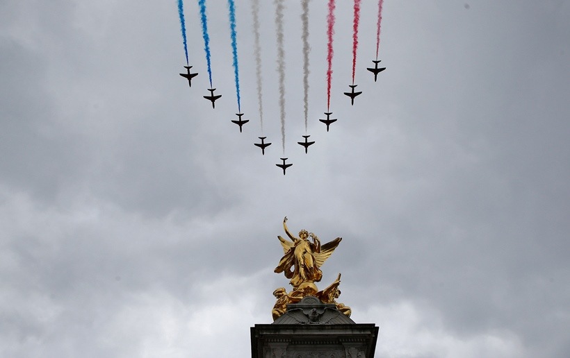 Queen Elizabeth pays tribute to mark 100 years of Royal Air Force