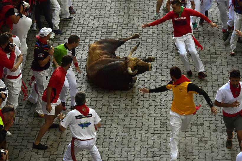 Spain's annual bull racing festival kicks off amid heavy rain