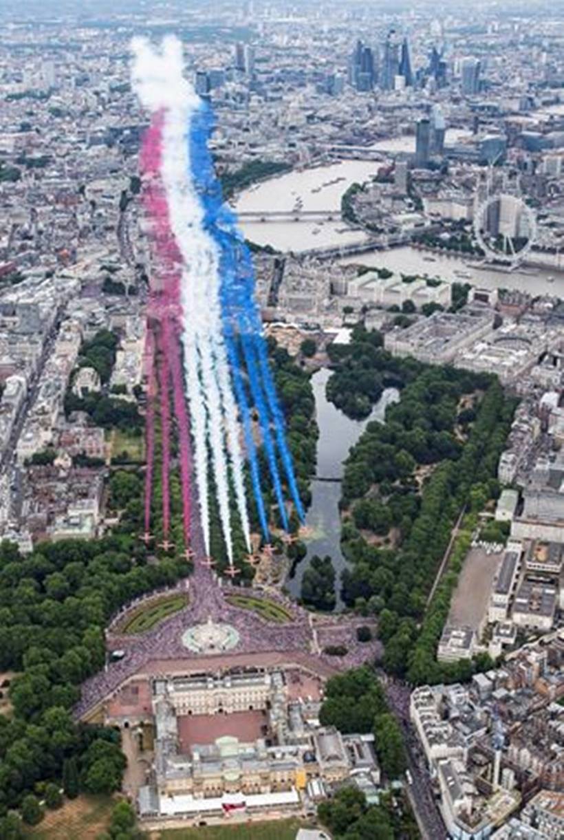 Queen Elizabeth pays tribute to mark 100 years of Royal Air Force