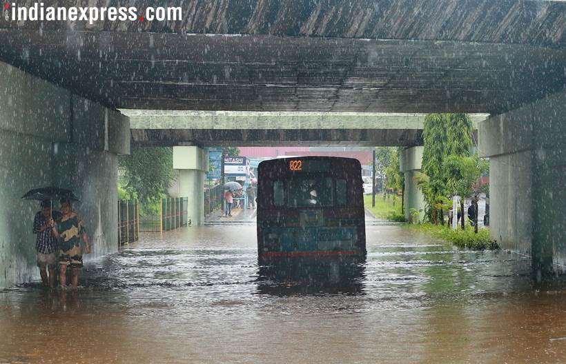 Heavy rains lash India, disrupt life in some cities