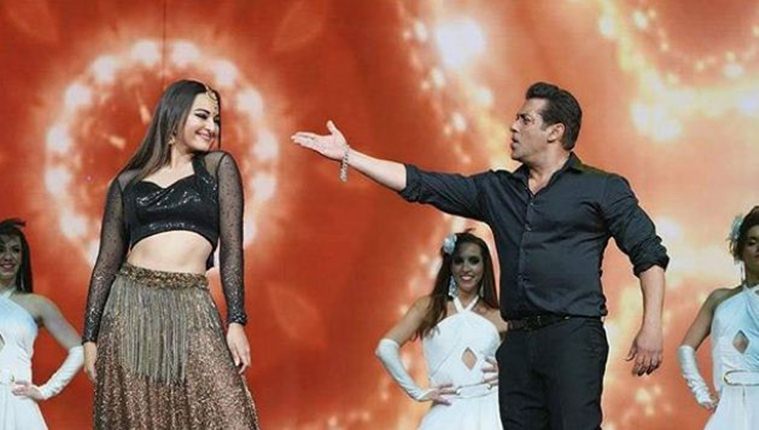 Dabangg Reloaded Salman Khan Katrina Kaif And Jacqueline Fernandez Bring The House Down In