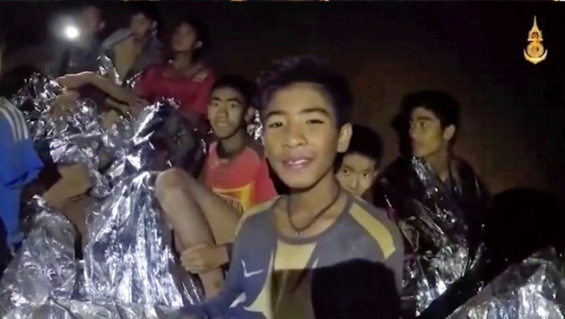 Long rescue ahead for Thai soccer team trapped in cave