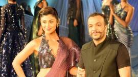 Shilpa Shetty, india couture week 2018, Shilpa Shetty india couture week 2018, Amit Aggarwal, Shilpa Shetty Amit Aggarwal, Shilpa Shetty ICW 2018, Shilpa Shetty metallic sari, amit aggarwal latest collection, amit aggarwal crystalis, celeb fashion, bollywood fashion, indian express, indian express news