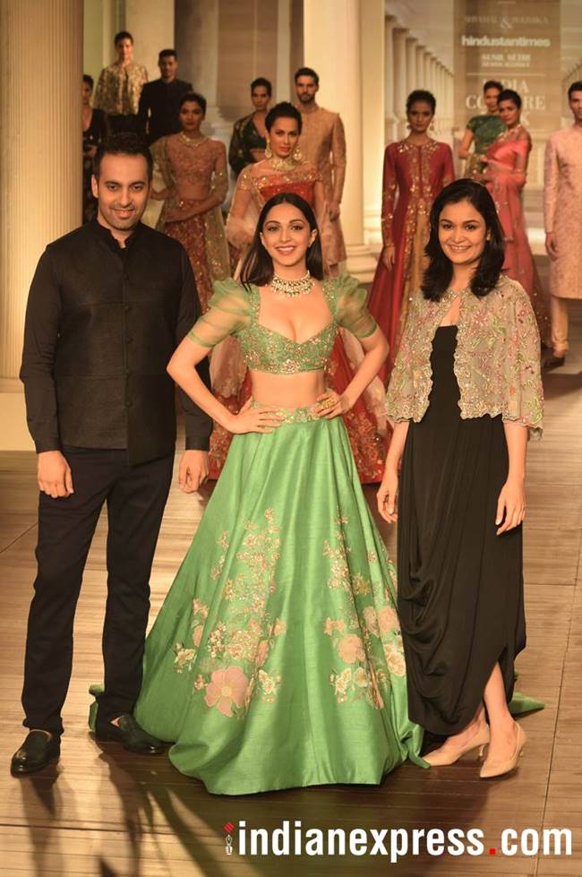 Indian Couture Week 2018, icw 2018, Indian Couture Week 2018 showstoppers, Kareena Kapoor Khan icw, Kiara Advani icw, Shilpa Shetty Kundra Amit Aggarwal, Aditi Rao Hydari Tarun Tahiliani, Kangana Ranaut Anju Modi, indian express, indian express news