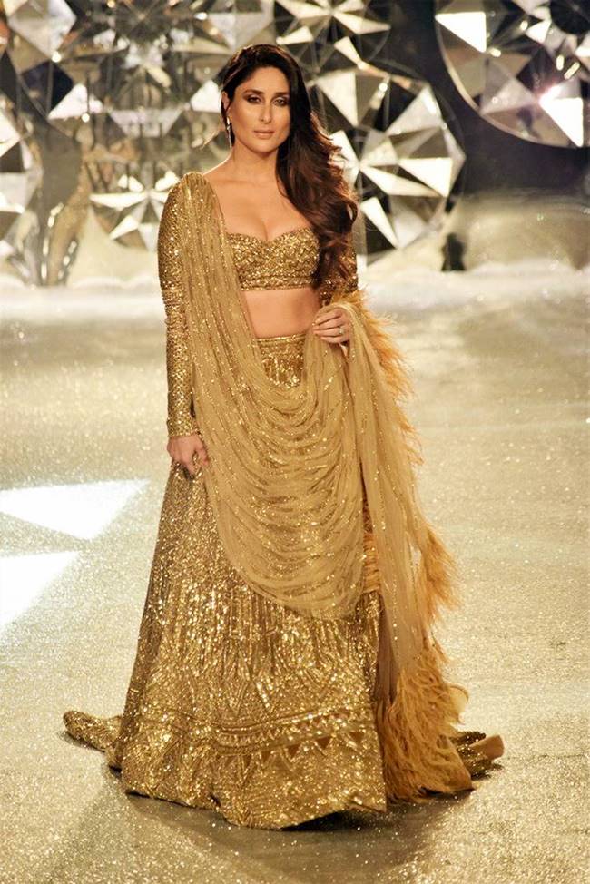 Indian Couture Week 2018, icw 2018, Indian Couture Week 2018 showstoppers, Kareena Kapoor Khan icw, Kiara Advani icw, Shilpa Shetty Kundra Amit Aggarwal, Aditi Rao Hydari Tarun Tahiliani, Kangana Ranaut Anju Modi, indian express, indian express news