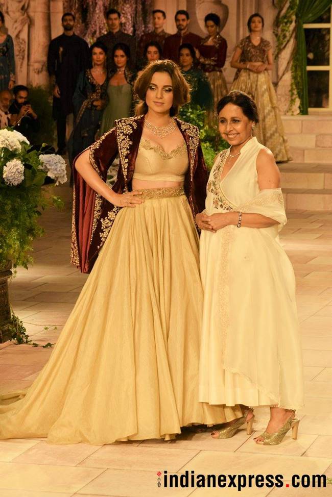 Indian Couture Week 2018, icw 2018, Indian Couture Week 2018 showstoppers, Kareena Kapoor Khan icw, Kiara Advani icw, Shilpa Shetty Kundra Amit Aggarwal, Aditi Rao Hydari Tarun Tahiliani, Kangana Ranaut Anju Modi, indian express, indian express news