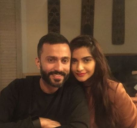 Sunita Kapoor, sonam anand