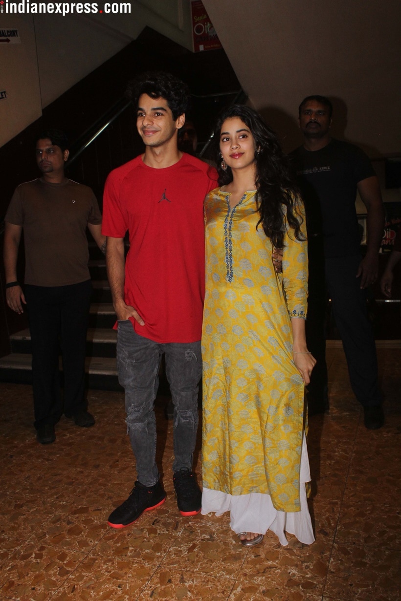 dhadak actor ishaan khatter and jhanvi kapoor