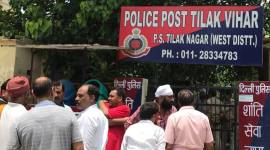 Delhi: 17-year-old girl commits suicide at police station