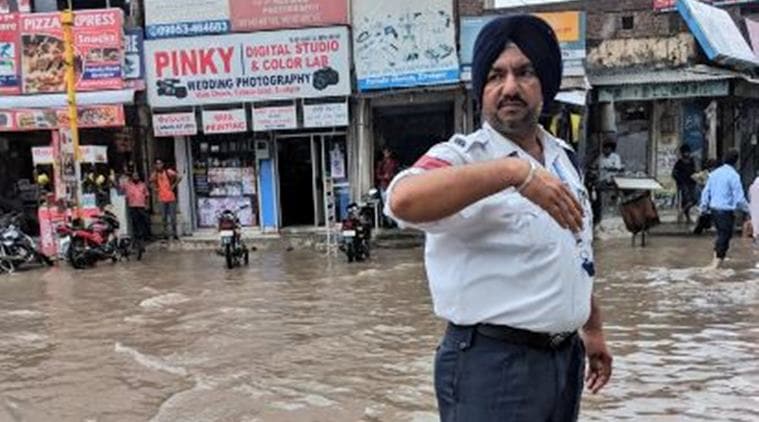 Punjab: CM Amarinder Singh to honour two traffic head constables for rain duty