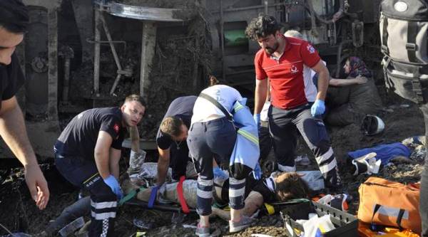 Turkey derailment: At least ten killed, 73 wounded as train destined to Istanbul derails