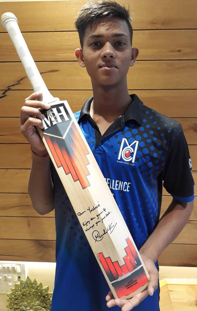 Newbie Yashasvi Jaiswal meets Sachin Tendulkar, gets Masterclass ...