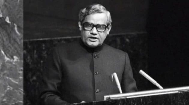 Atal Bihari Vajpayee, Atal Bihari Vajpayee photos, atal bihari vajpayee birth anniversary, Vajpayee rare photos, Vajpayee health, Vajpayee death, BJP leader Vajpayee, Former Prime Minister, AIIMS, India news, Indian Express news