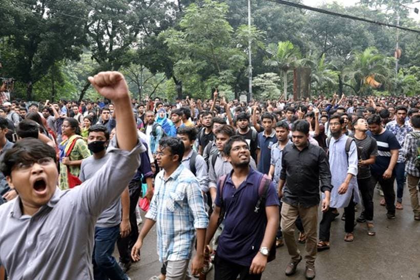 Bangladesh protests: How students brought Dhaka to a standstill