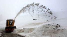 BRO 759 Border Road Organisation personnel clear snow on a road in North Kashmir. (Express Photo by Shuaib Masoodi/File)