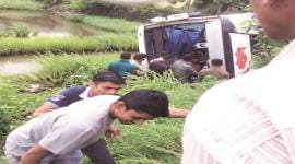 Dapoli again: Narrow escape for 31 passengers as ST bus overturns