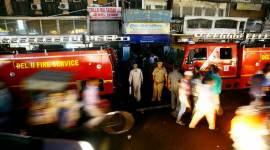 Paharganj: Quick police thinking helps save couple from building fire