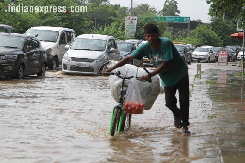 Heavy rains cause waterlogging, disrupt transport in Gurgaon