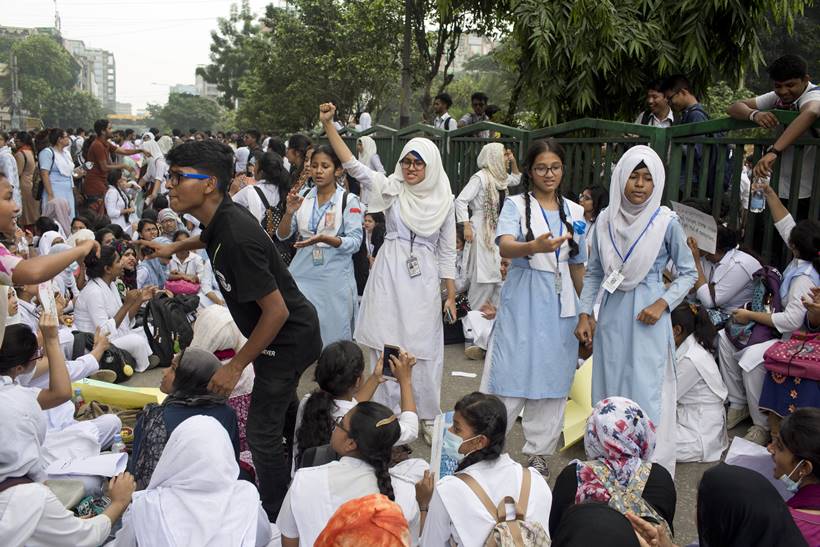 Bangladesh protests: How students brought Dhaka to a standstill
