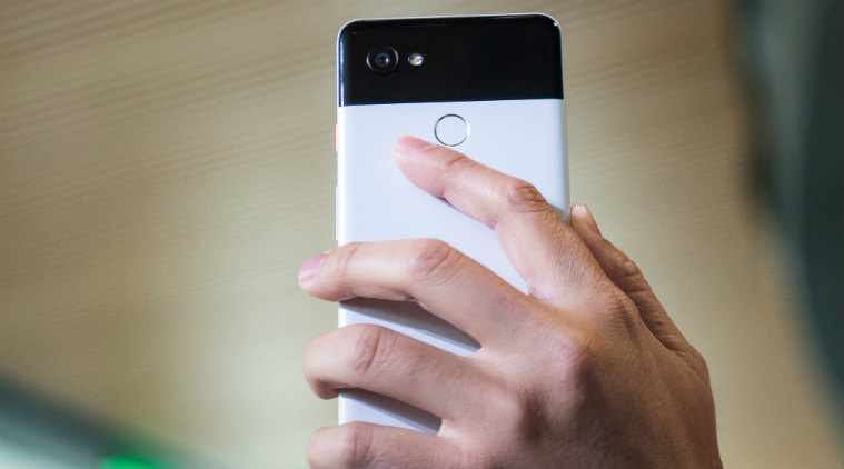 Leaked Google Pixel 3 XL Photos Show XL Sized Notched Display