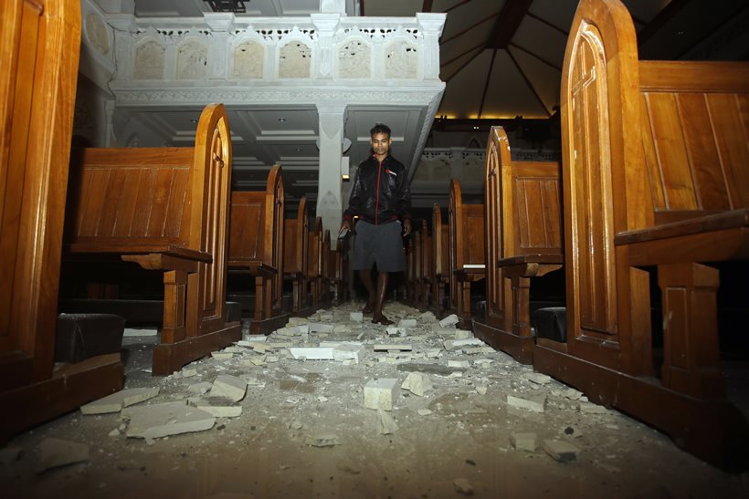 Thousands flee homes as powerful earthquake kills at least 82 on Indonesia's Lombok