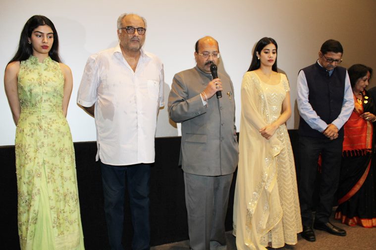 Janhvi Kapoor, Khushi Kapoor, Sridevi birth anniversary, mr india screening, Janhvi Kapoor fashion, Khushi Kapoor fashion, celeb fashion, bollywood fashion, indian express, indian express news